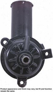 PUMPPU OHJAUSTEHOSTIMEN FORD MUSTAMG 8081 KAIKKI 8287 L6V8