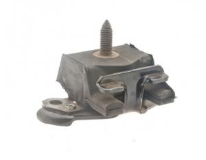 KUMITYYNY VAIHT GM F      9802 MANUAL 57L